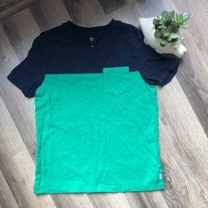 GAP Kids T-Shirt; Size S(6)